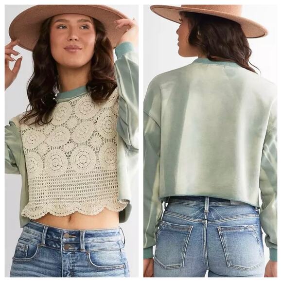 BKE Gimmicks Pieced Crochet Cropped Pullover Sweatshirt Size S Boho Chic Hippie - Picture 2 of 11